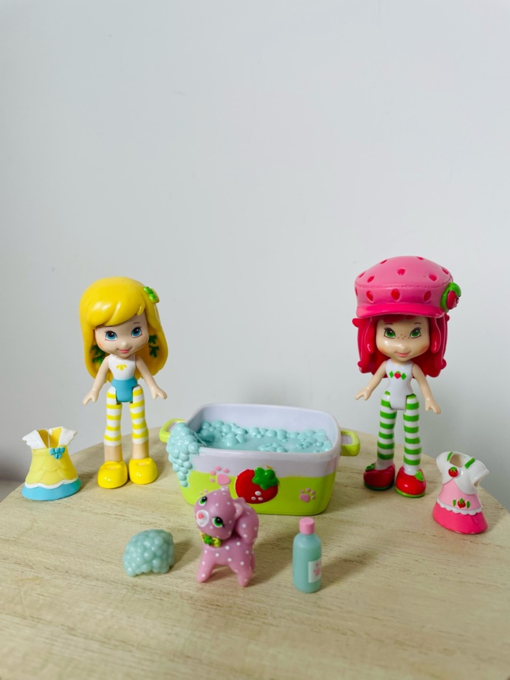 2009 Strawberry Shortcake Berry Bubbly Bath Lemon Meringue Doll Custard Complete